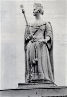 The original statue of Queen Victoria